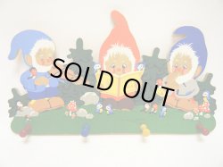 画像1: ドイツヴィンテージ★小人おじさんたちの壁掛け