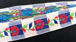 画像1: 【84cm】青×白の背景に、赤い花のチロル