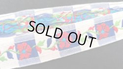 画像1: 【84cm】青×白の背景に、赤い花のチロル