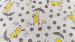 画像1: ドイツ70's◆水玉×雨降りヒヨコ（はぎれ）