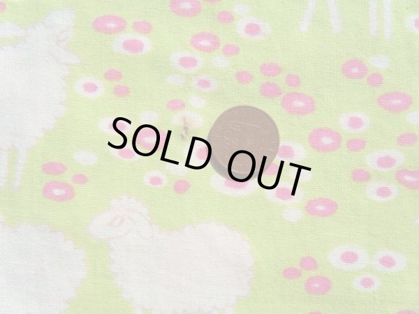 画像2: ヒツジ in お花畑（わけありはぎれ）