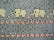 画像1: ゾウとハートがいっぱいの生地（はぎれ）