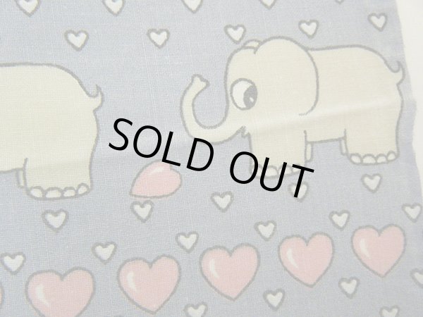 画像3: ゾウとハートがいっぱいの生地（はぎれ）