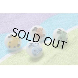 画像: 【４個組】ウサギさんペイントのガラスボタン