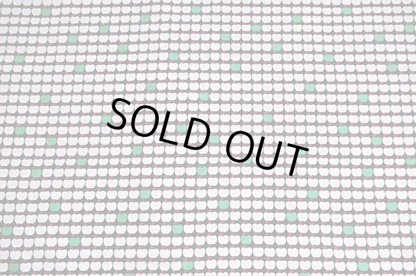 画像4: 小さな小さなリンゴ生地（ブラック×グリーン）はぎれ