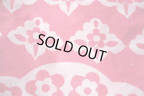 画像2: 【特価】ピンク×白の、切り絵風お花柄ファブリック