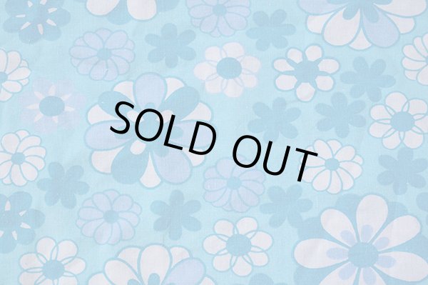 画像1: 爽やか水色★色んな花のピローケース