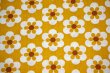 画像2: ドイツ70's★白×山吹色の、可愛いお花（大きなはぎれ）