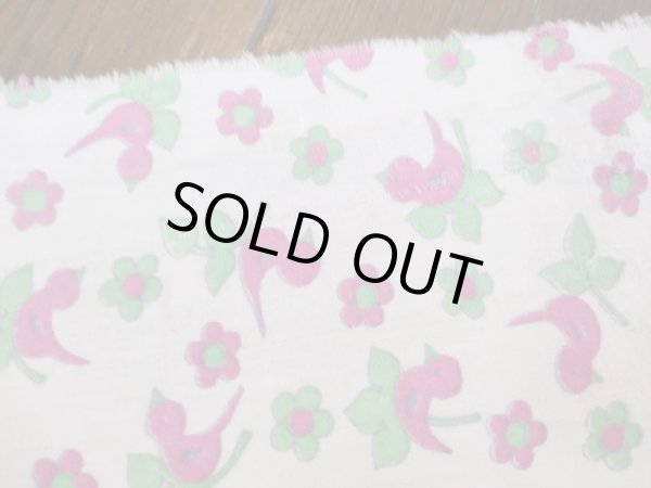 画像3: ドイツ70's◆ピンクの小鳥と花のファブリック（はぎれ）