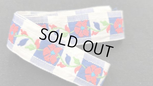 画像3: 【84cm】青×白の背景に、赤い花のチロル