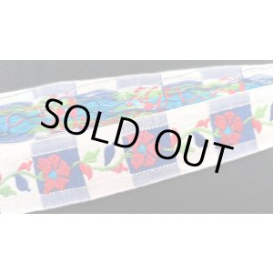 画像: 【84cm】青×白の背景に、赤い花のチロル