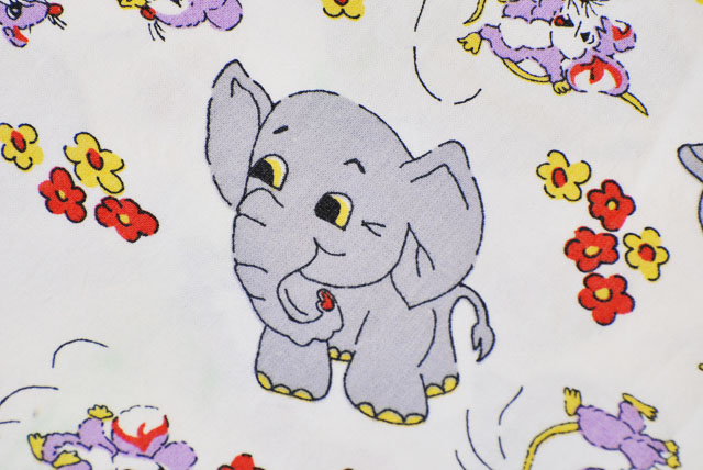 画像2: 楽しげなネズミと灰色のゾウ