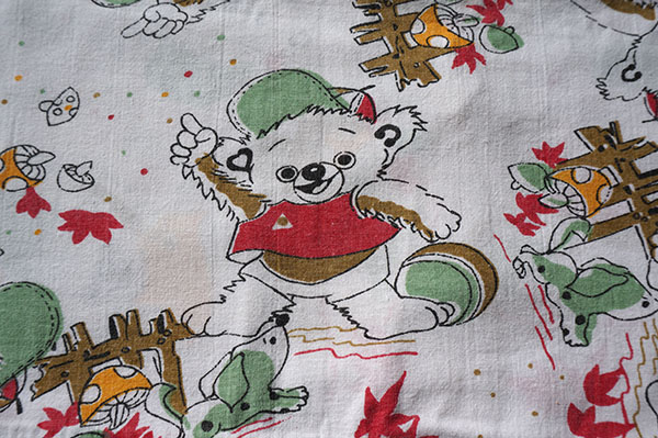 画像1: 旧東ドイツ時代のファーファ風クマのピローケース