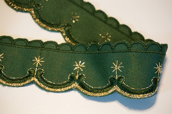 画像4: クリスマス風？緑地に金色刺繍のトリム