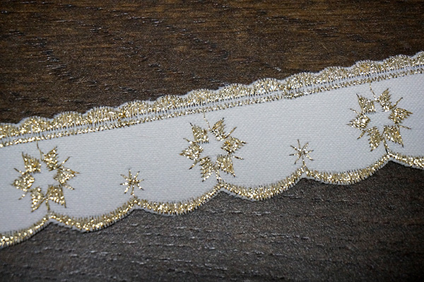 画像2: まるでホワイトクリスマス♪金色刺繍のトリム