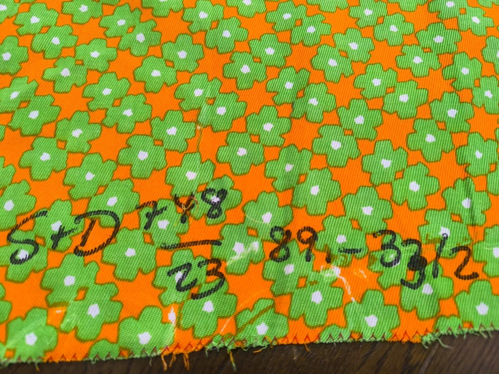 画像4: ドイツ★元気なオレンジ×黄緑色の花柄はぎれ
