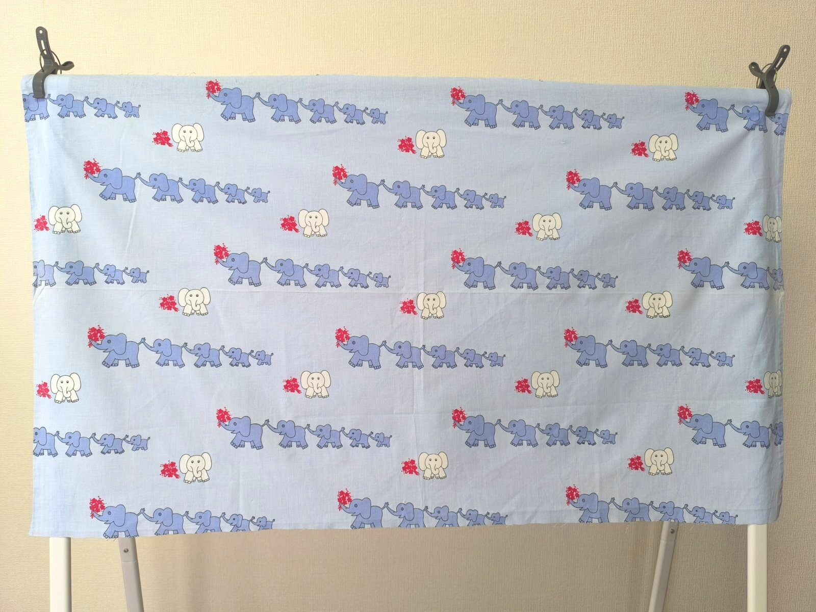 画像4: つながるゾウのファブリック（水色系）はぎれ