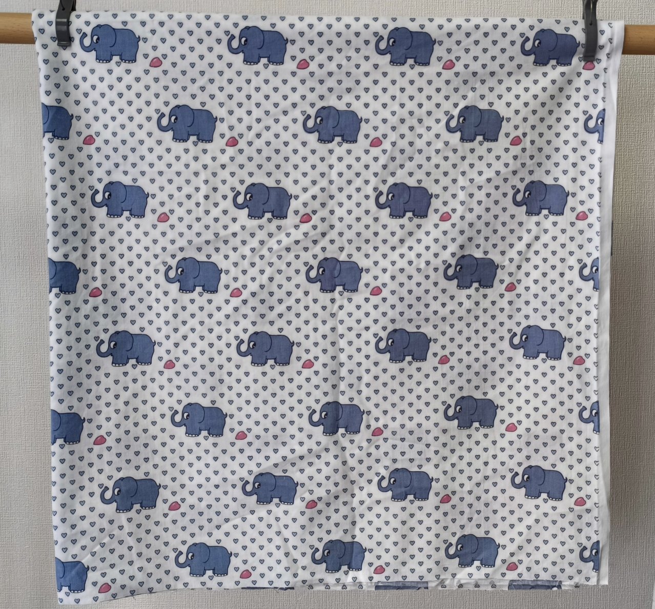 画像4: DDR★ゾウとハートのファブリック（白系）はぎれ