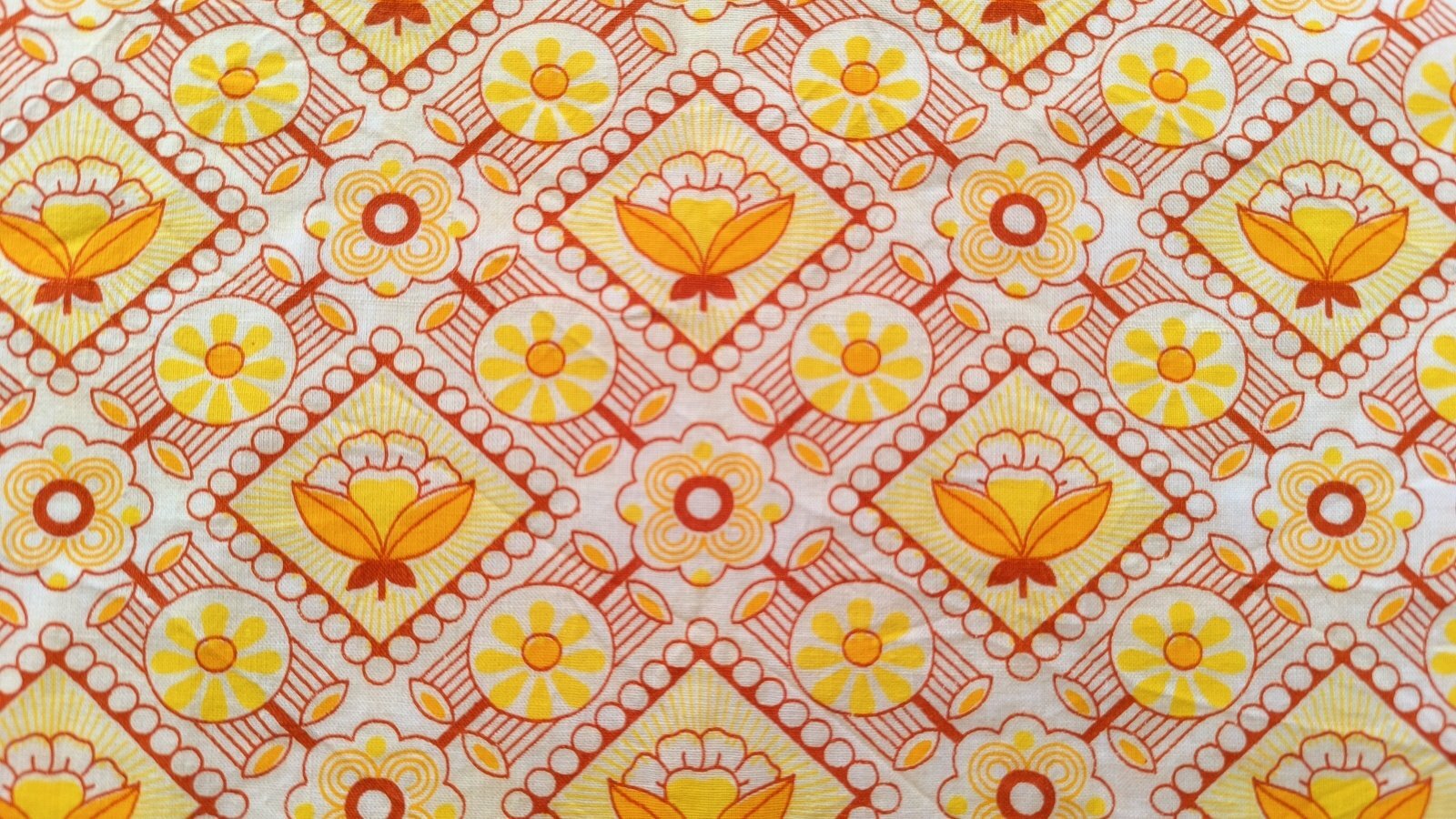 画像1: ドイツ70's★幾何学テイストの花柄ファブリック（はぎれ）