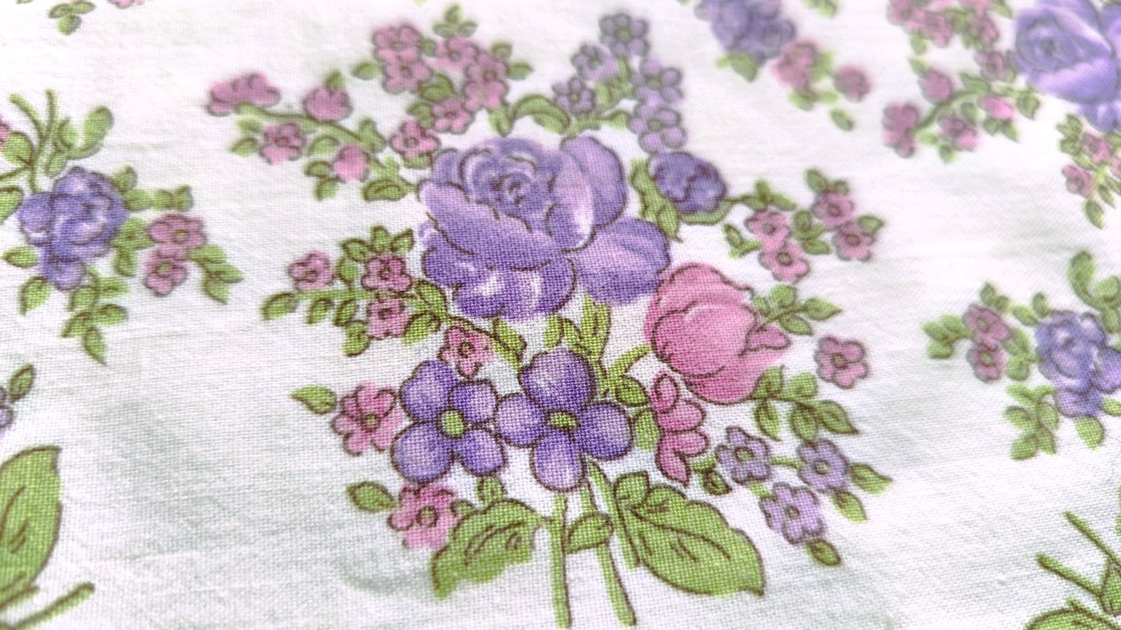 画像1: ドイツビンテージファブリック★ピンク〜紫系フラワー（はぎれ）