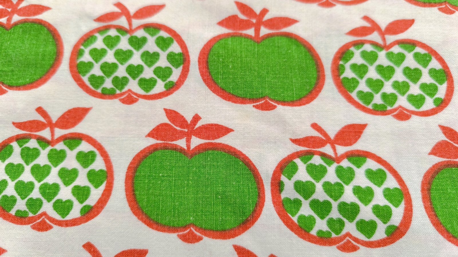 画像1: 70's★ハート＆リンゴのグラジエラ風（はぎれ）