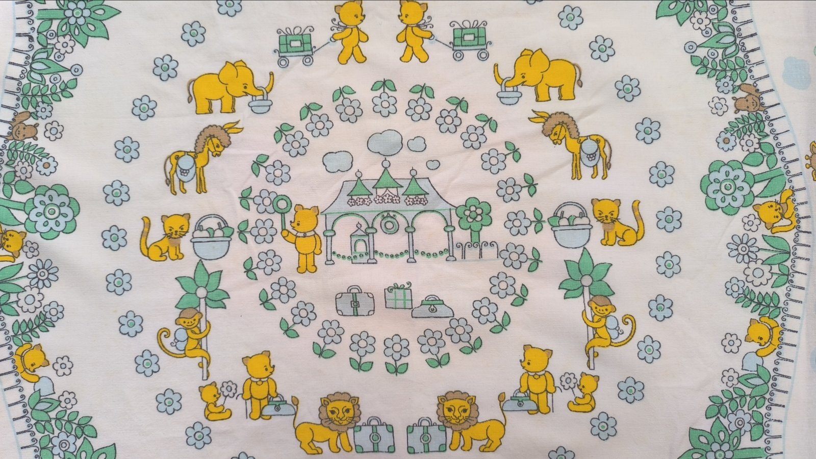 画像1: アニマル★ワンダーランド（水色）はぎれ