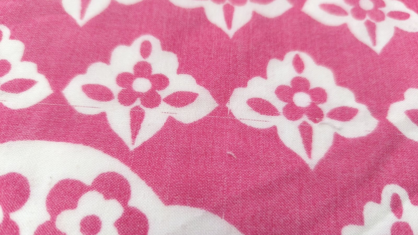 画像3: 【特価】ピンク×白の、切り絵風お花柄ハギレ