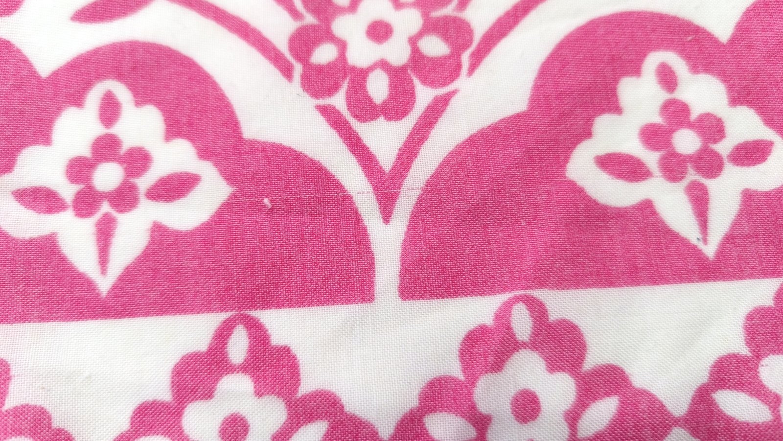 画像4: 【特価】ピンク×白の、切り絵風お花柄ハギレ