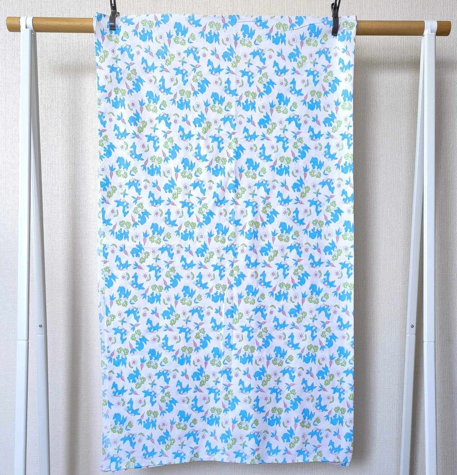 画像3: DDR★ウサギと花とニンジン（ブルー系）はぎれ